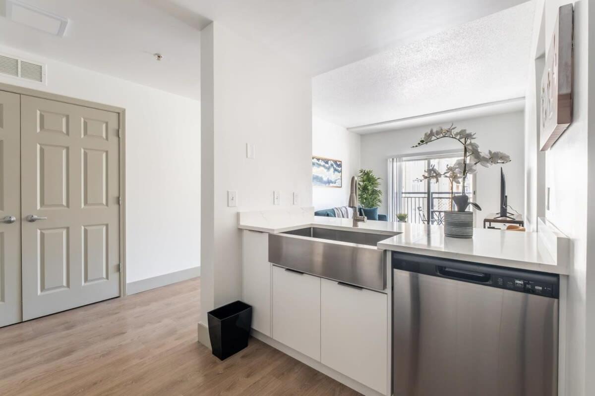 4B 2Ba Luxury Central Apartment With Gym Charlotte Eksteriør bilde